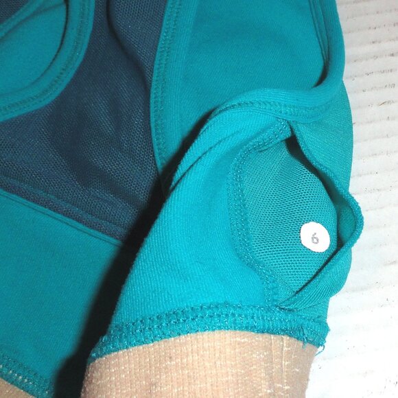 Lululemon Deep Breath Women's Racerback Sports Bra with Mesh Accents Size: 6 - Picture 8 of 8